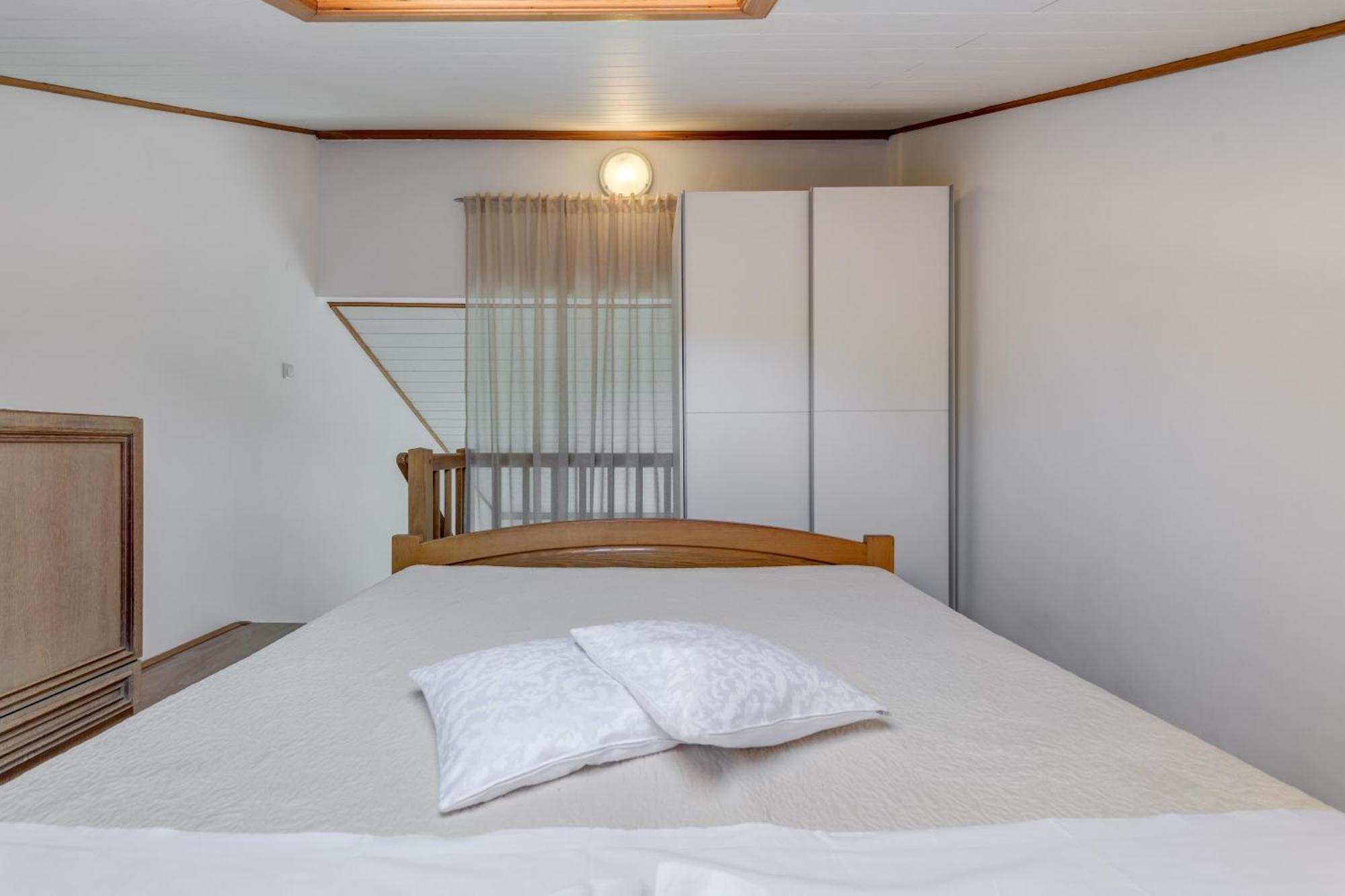 Beachfront Apartment Milan, With Balcony Split Exterior photo